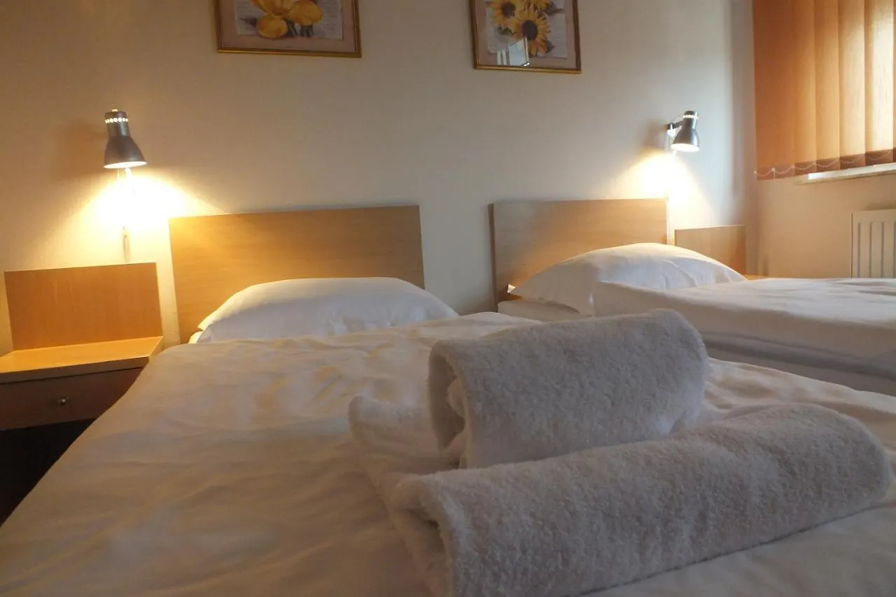 Motel Subaru Varşova