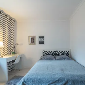 Apartament The White